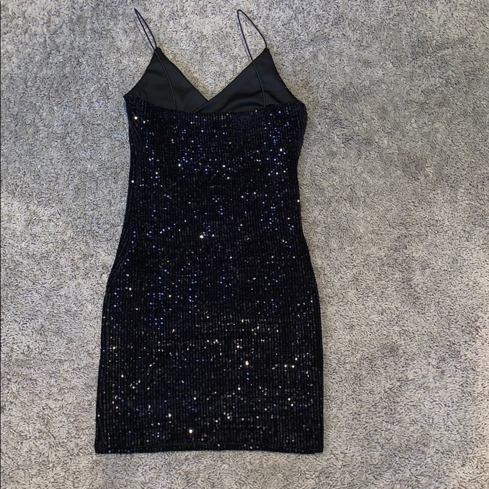 Dress - Picture 5 of 6